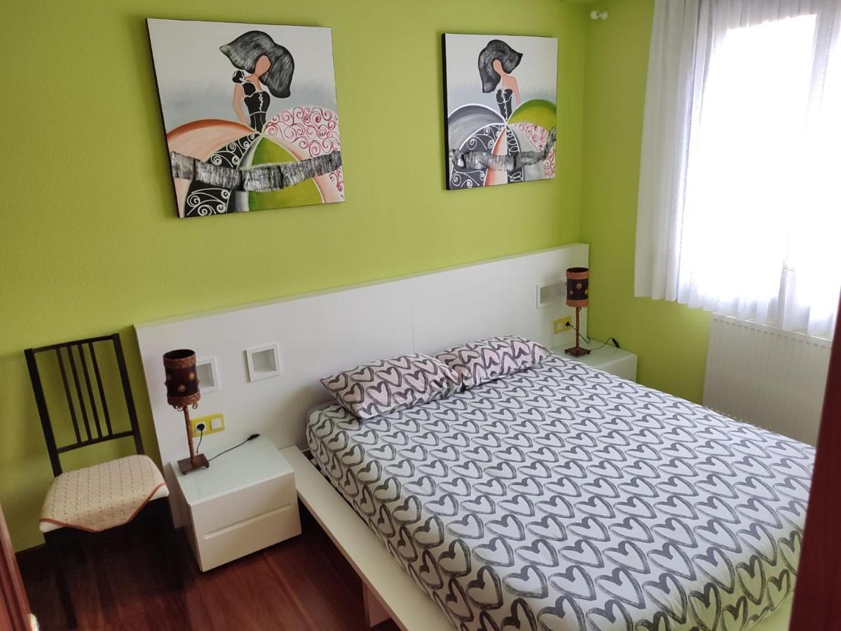 Апартаменты Apartamento Con Piscinas Кастро-Урдиалес Экстерьер фото