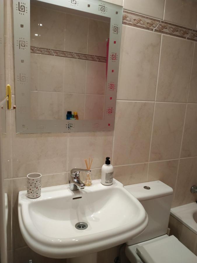 Апартаменты Apartamento Con Piscinas Кастро-Урдиалес Экстерьер фото